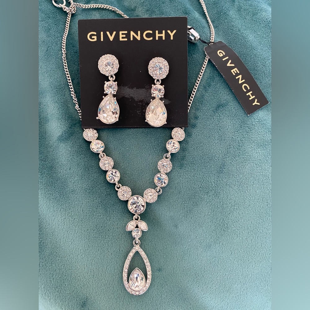 STUNNING GIVENCHY SET OF CRYSTAL PENDANT NECKLACE AND EARRINGS